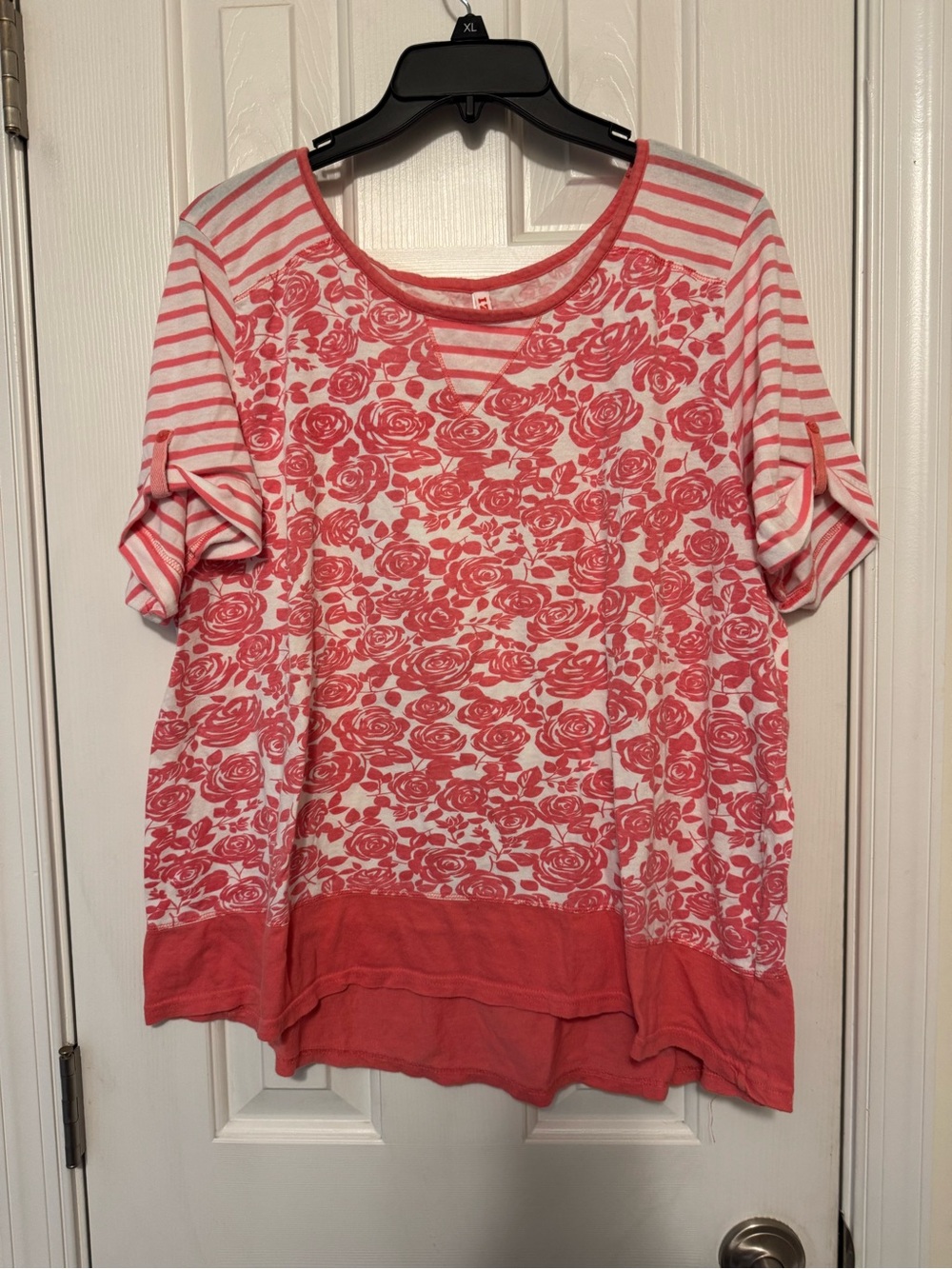 Izod Coral & White Rose-Print Short Sleeve Tee